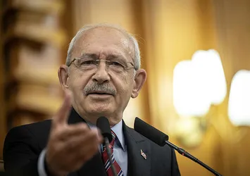 Seçim yenilgisi Kılıçdaroğlu'nun "ayarlarını" bozdu! İstifasını isteyen gazetecilere ağır hakaret: Kalemini satanlar...