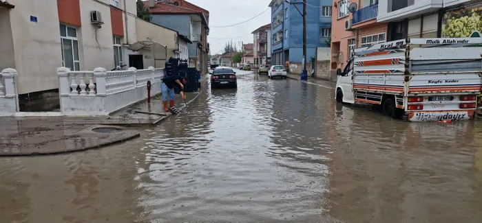 Meteoroloji hava durumu | İstanbul'da sağanak yağış başladı! Ne kadar sürecek? - 11