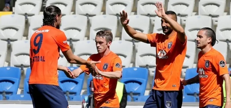 Başakşehir, Akhisar Belediyespor'u 5-1 yendi