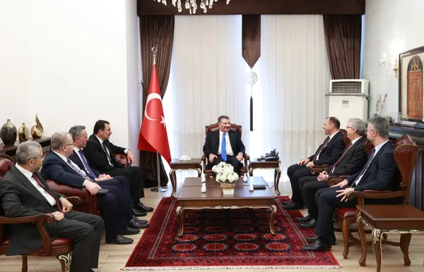 Son dakika: Maske zorunluluğu kalkıyor mu? Sağlık Bakanı Fahrettin Koca’dan son dakika açıklaması