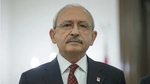 Kemal Kılıçdaroğlu’dan bir skandal daha: Terörist övücü Merdan Yanardağ’a selam gönderdi! Ellerindeki meşale ile…