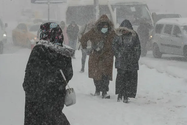 İstanbul’da kamu mesai saatleri kaçta bitecek? Kamuda bu hafta çalışma saatleri nasıl olacak? SON DAKİKA HABERLER
