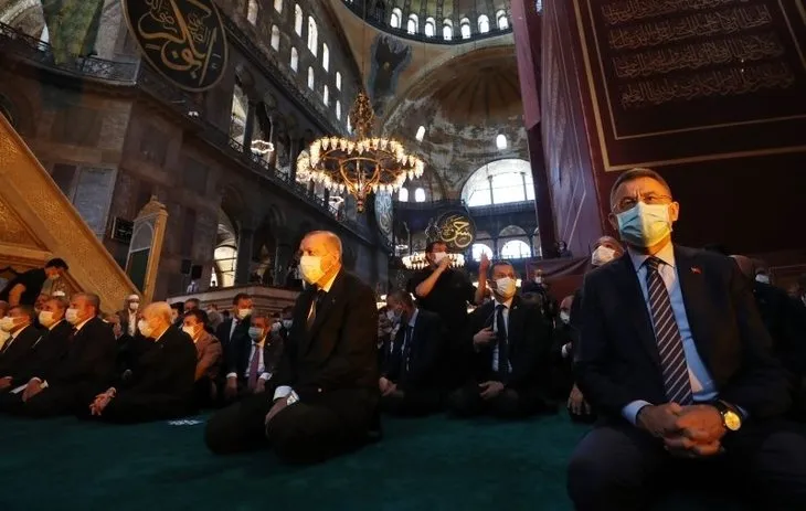 86 yıllık hasret bir cuma vakti vuslata erdi! Ayasofya Camii'nin ibadete açılışının yıl dönümü