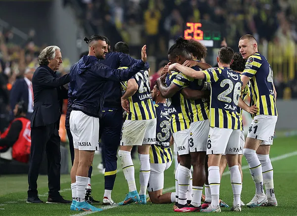 Kanarya’dan derbide Fırtına’ya geçit yok! Fenerbahçe 3-1 Trabzonspor MAÇ SONUCU