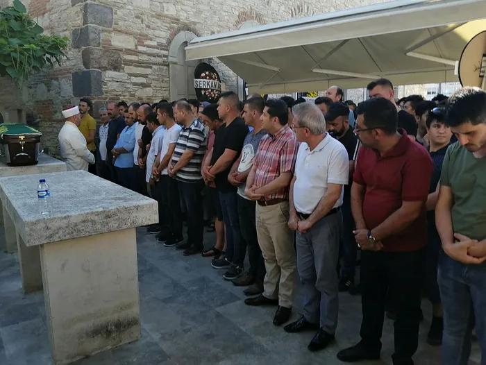 Liseli Emir, 5 kattaki havalandırma boşluğundan düşüp öldü - 2