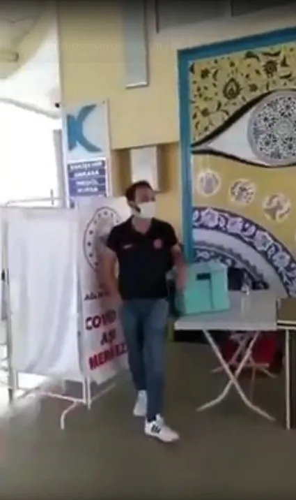 Kütahya Otogarı'ndaki sağlık personelinin ilginç aşı davetine Sağlık Bakanı Fahrettin Koca'dan destek - 2