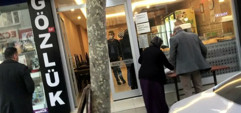 Istanbul Esenyurt Ta Borekci Onunde Akilalmaz Goruntu Koronavirus Kahvaltisi