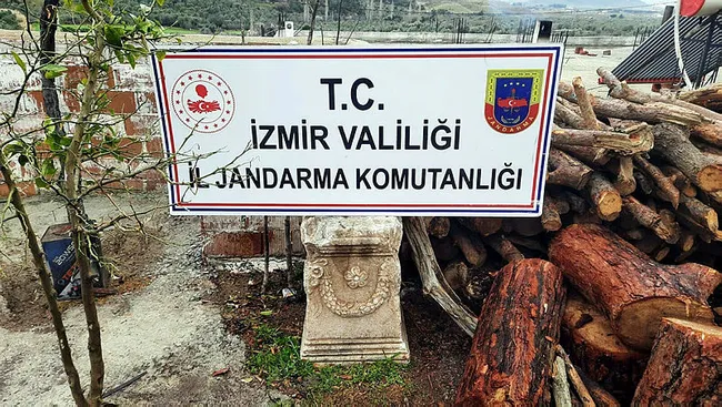 Evinde Roma dönemine ait koçbaşı figürlü sunakla yakalandı