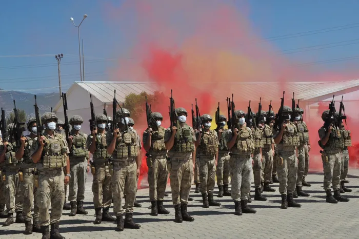 Gaziantep’te komandolar dualarla Suriye’ye uğurlandı