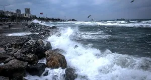 Eğitime şiddetli rüzgar engeli!