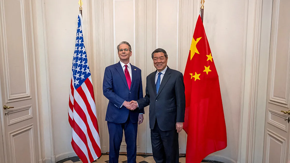 Trump'tan Çin ile müzakere mesajı: Çok iyi geçti