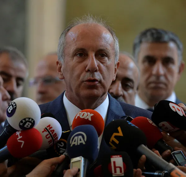 Muharrem İnce’den ’kaçacaklar’ tepkisi: CHP’de yalan iftira diz boyu! 6’lı masayı da hedef aldı