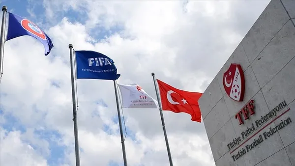 pfdkdan-galatasaray-ve-trabzonspora-caza-1675354754539.jpg PFDK’dan Galatasaray ve Trabzonspor’a caza - 3