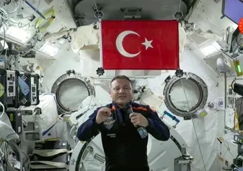 Uzayda 4. gün! Türk astronot Alper Gezeravcı bugün iki deney yapacak