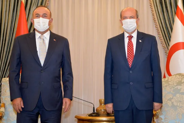 son-dakika-disisleri-bakani-kktcde-cavusoglu-kibris-turk-halkini-azinlik-goren-bu-zihniyeti-artik-biz-de-yok-sayiyoruz-1625144551611.jpg Son dakika: Dışişleri Bakanı KKTC'de | Çavuşoğlu: Kıbrıs Türk halkını azınlık gören bu zihniyeti artık biz de yok sayıyoruz - 3
