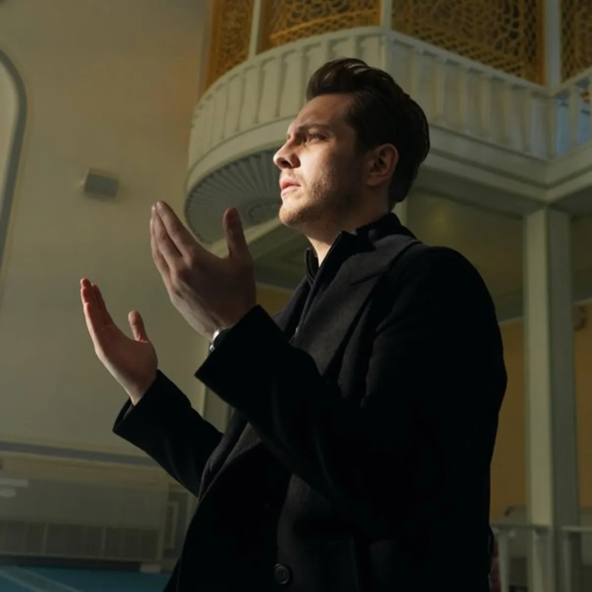 "Aynı Yağmur Altında"nın yıldızı Burak Tozkoparan: "Günümü Ali gibi yaşamaya başladım"