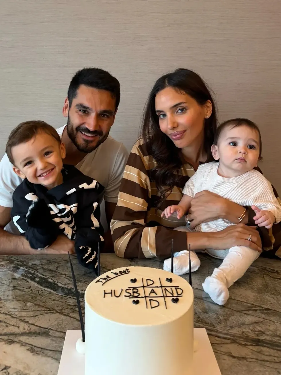 galatasarayli-ilkay-gundogan-ucuncu-kez-baba-oldu-1776764224832.jpg Galatasaraylı İlkay Gündoğan üçüncü kez baba oldu - 3