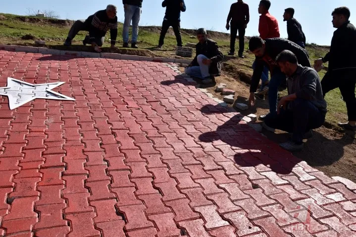 Suriye sınırına dev Türk bayrağı yapıldı 5