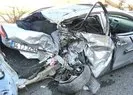 TIR otomobile çarptı: 1 ölü 4 yaralı