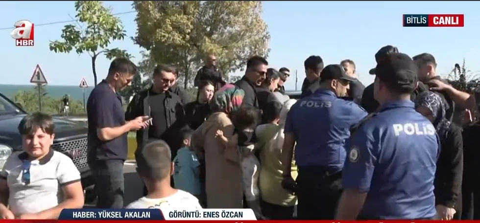 Ahlat'ta koyu sohbet! Başkan Erdoğan'a vatandaşlardan yoğun ilgi - 4