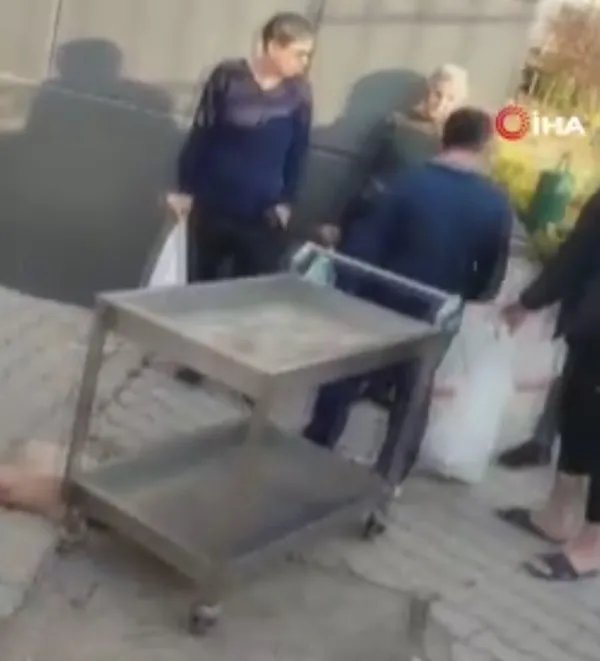 bilecikte-kyk-yurdunda-insanlik-disi-olaya-sert-tepki-bahcedeki-kedileri-toplayip-cuvallara-koydular-1670401157857.jpg Bilecik’te KYK yurdunda insanlık dışı olaya sert tepki! Bahçedeki kedileri toplayıp çuvallara koydular - 3