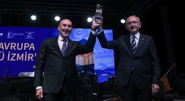 Osmanlı’ya hakaret edip Yunan’ı savunan Tunç Soyer’e AB’den ödül