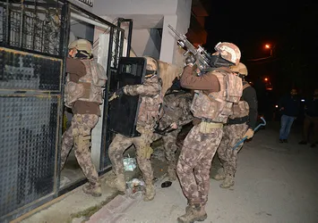 Osmaniye'de 13 DEAŞ şüphelisi gözaltına alındı