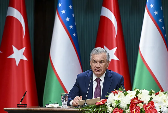 baskan-erdogan-ozbekistan-cumhurbaskani-mirziyoyev-ile-ortak-basin-toplantisinda-aciklamalarda-bulundu-1717694005491.jpg Başkan Erdoğan Özbekistan Cumhurbaşkanı Mirziyoyev ile Ortak Basın Toplantısı'nda açıklamalarda bulundu - 7