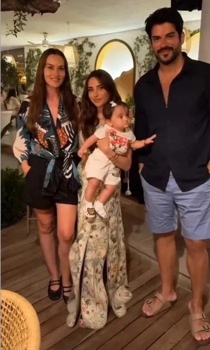 burak-ozcivit-bodrumda-hayran-akinina-ugradi-1752129122362.jpeg Kaynak: Sabah