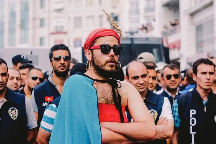 Son dakika: Büyüyen tehlikenin adı: LGBT! Anne babalar dikkat! Topluma eşcinselliği dayatıyorlar