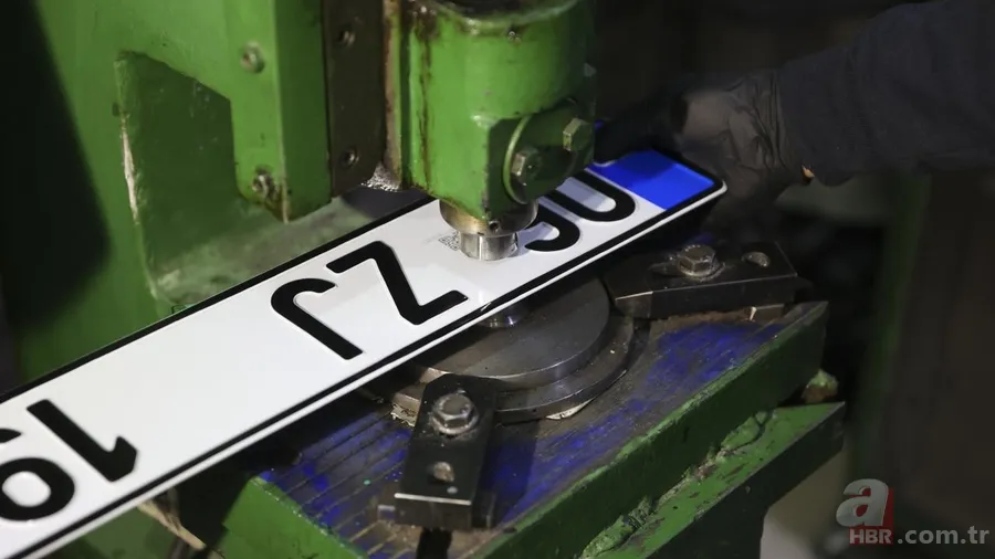 Araç sahiplerini yakından ilgilendiriyor: APP plakalar için yeni tarih netleşti 3