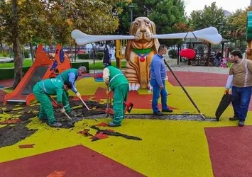 CHP çocuk parkında terör örgütü paçavrasını sembolize etti! Skandal görsele AK Parti'den sert tepki