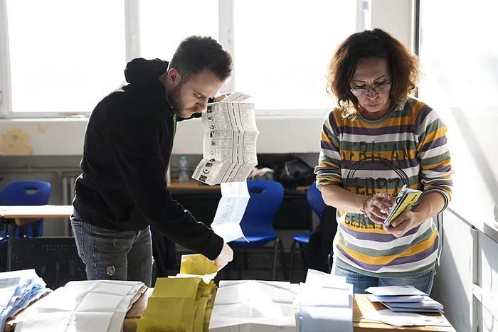 İstanbul’da seçim sonuçları netleşti! Ekrem İmamoğlu mu Murat Kurum mu? İşte ilçe ilçe seçim sonuçları...