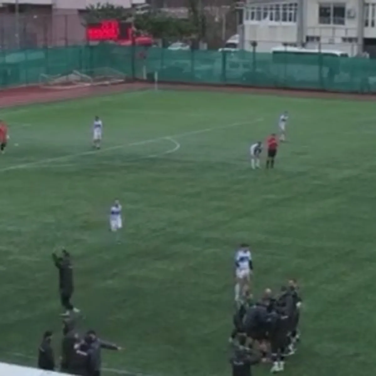 Saha savaş alanına döndü! Artvin’de amatör maçta tekmeli yumruklu kavga: O anlar kamerada