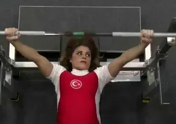 Milli sporcumuzdan dünya rekoru!