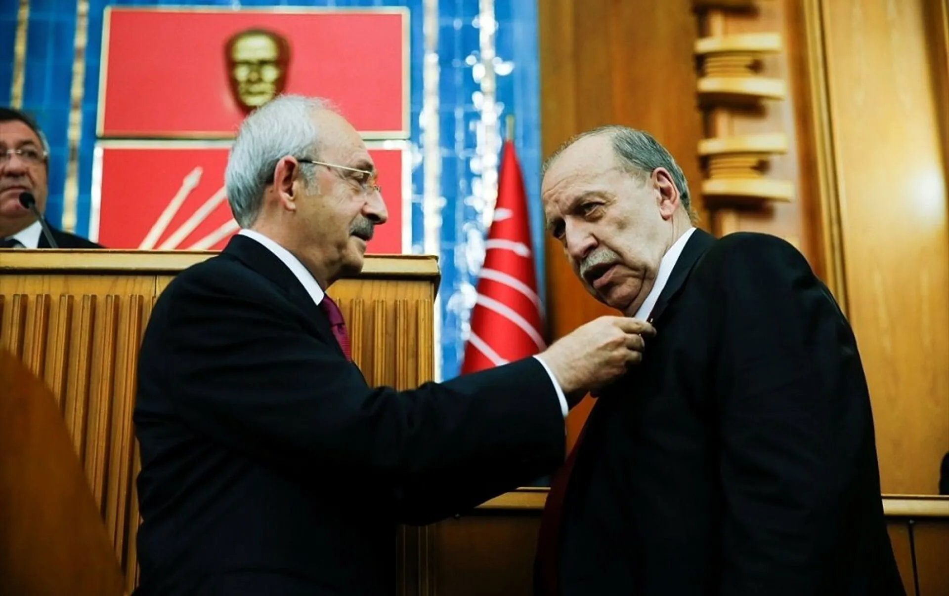 İYİ Parti Genel Başkanı Meral Akşener'i tehdit eden CHP'li Yaşar Okuyan'ın parti ile ilişiği kesildi! Akşener Paçacı'nın rövanşını aldı