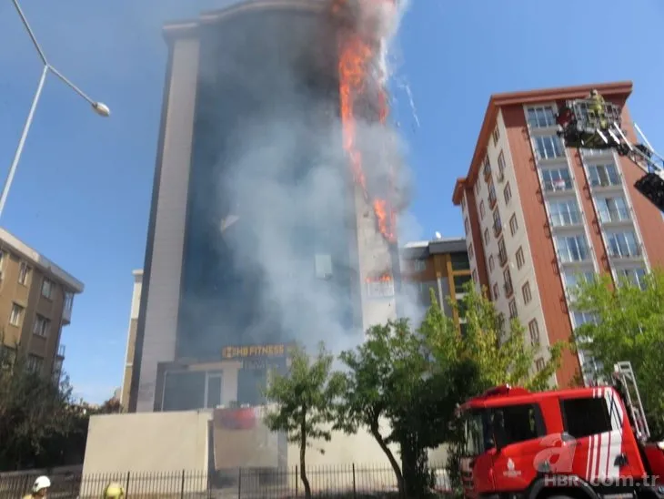 İstanbul Ataşehir’de plazada yangın