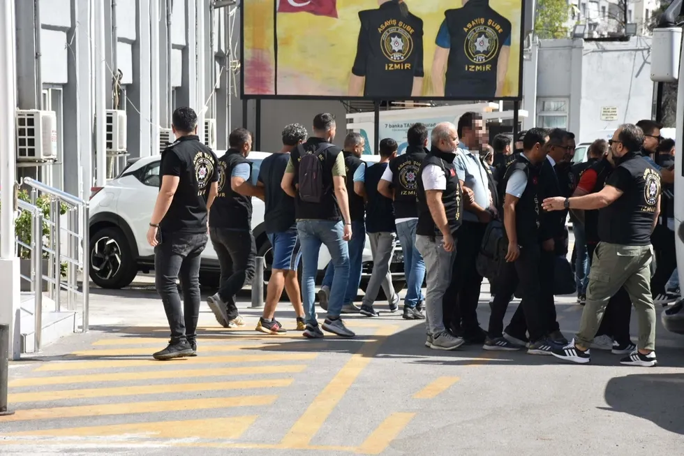 İşçinin alın terine büyük tuzak! Maaşlardan kesildi ortada sözleşme yok - 2